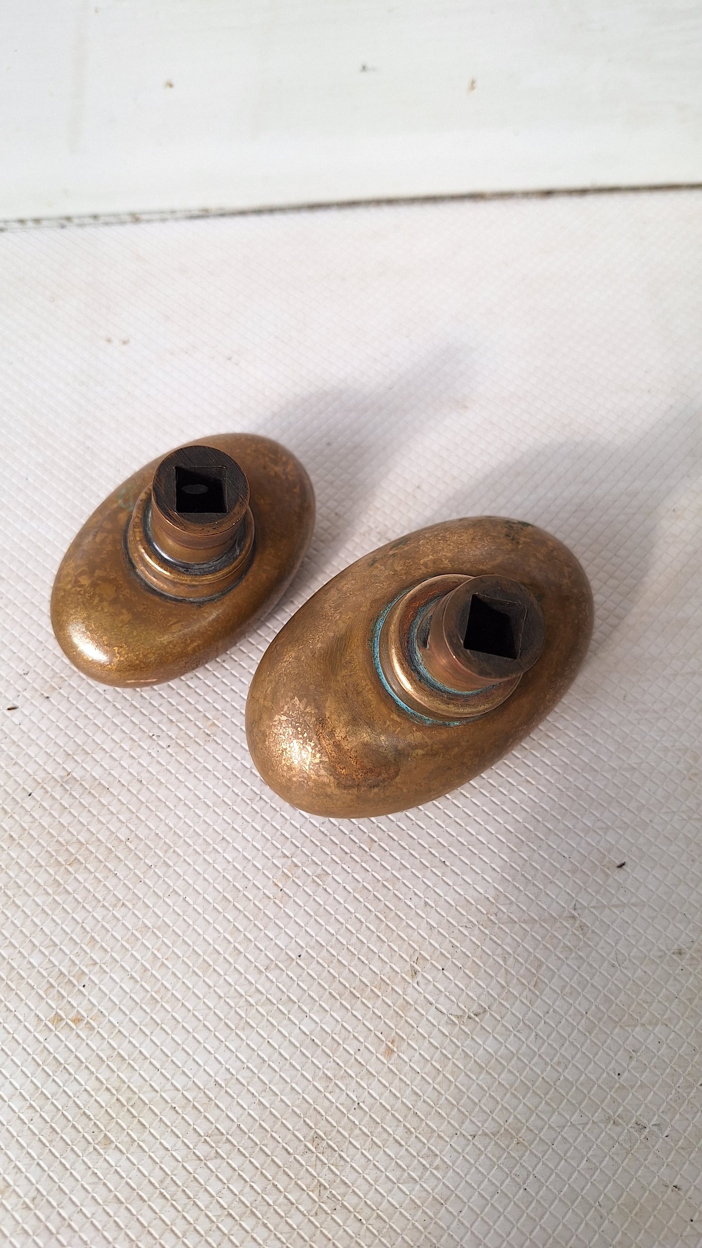 Fleur de Lis Oval Door Knobs, Entry Size Knob Antique Doorknob, Antique French Door Knobs 050308