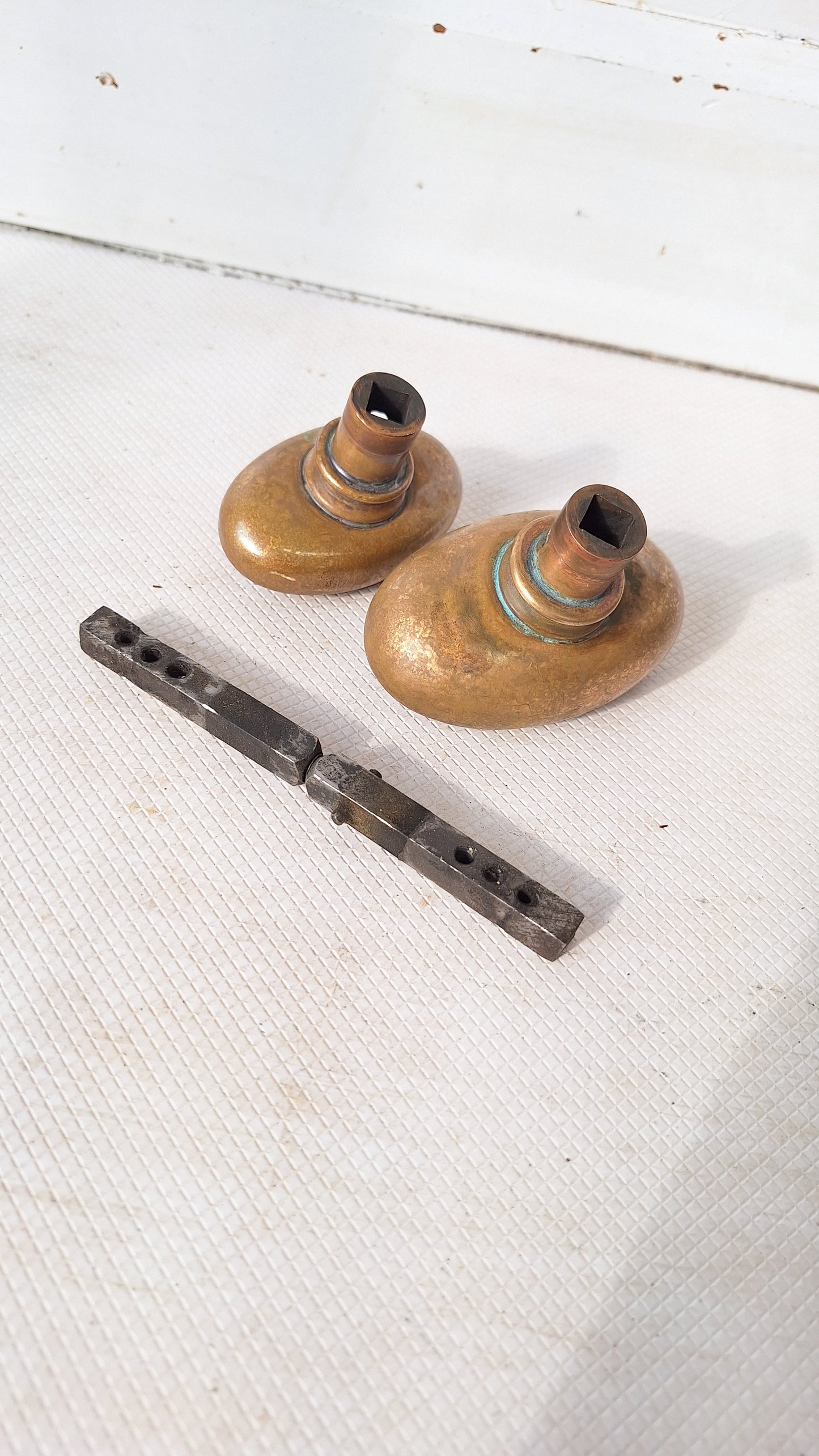 Fleur de Lis Oval Door Knobs, Entry Size Knob Antique Doorknob, Antique French Door Knobs 050308