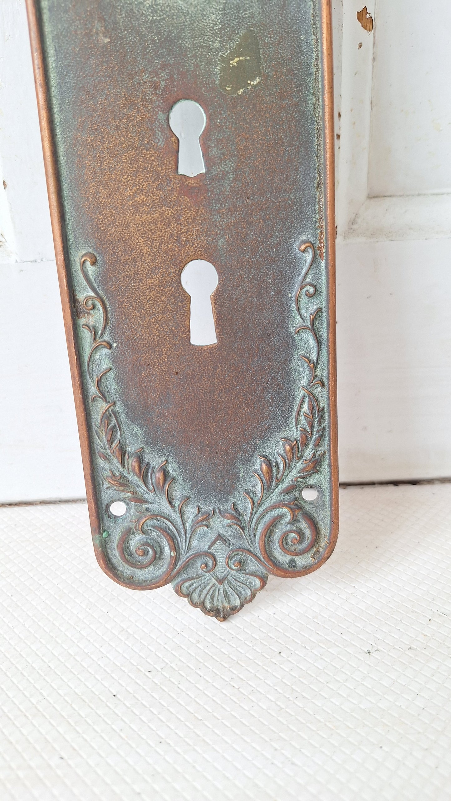Large Lorraine Pattern Backplate with Two Keyhole, Ornate Entry Size Door Plate, Bronze Hardware, Door Backplate Architecture Salvage 052903
