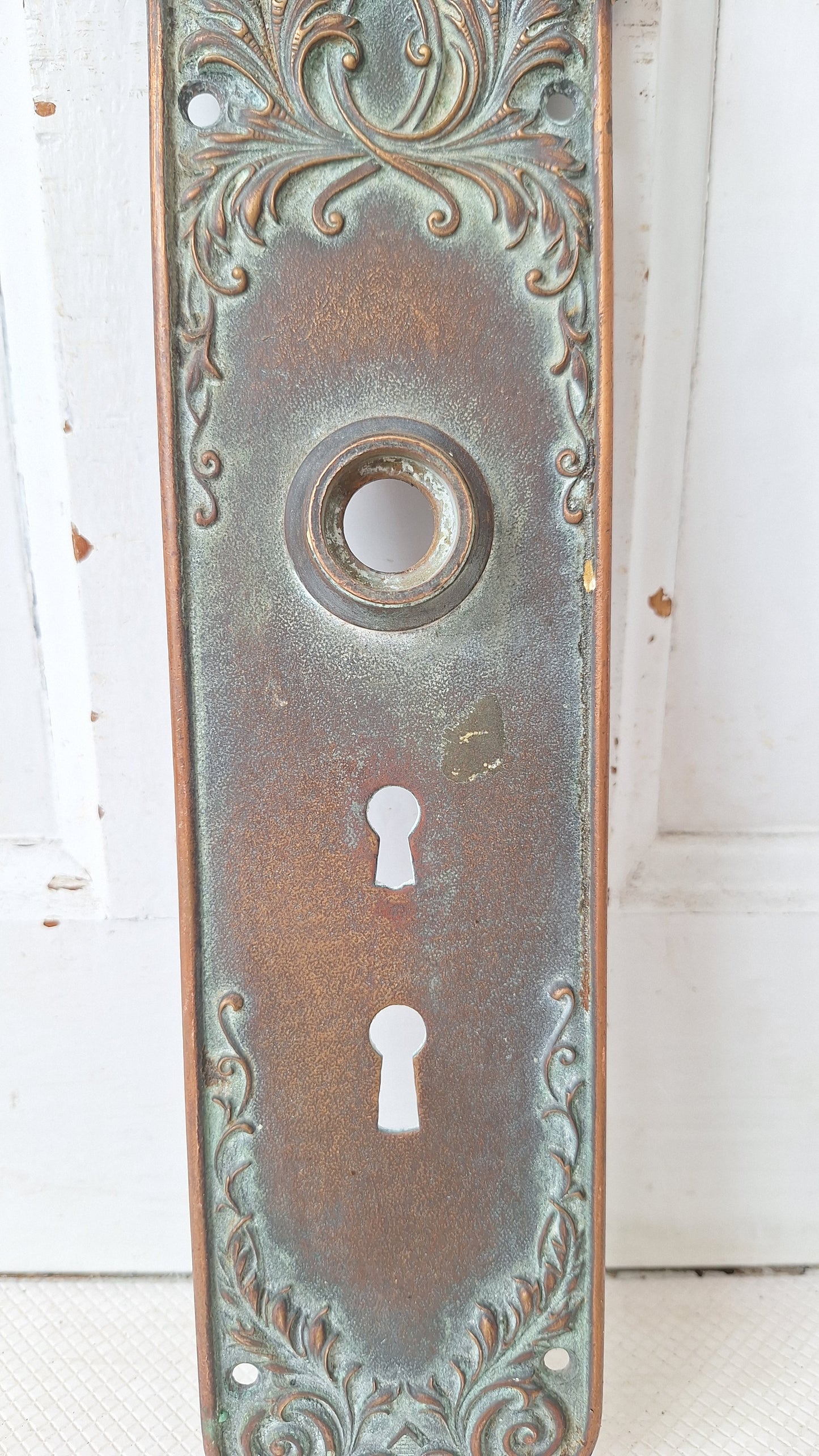 Large Lorraine Pattern Backplate with Two Keyhole, Ornate Entry Size Door Plate, Bronze Hardware, Door Backplate Architecture Salvage 052903