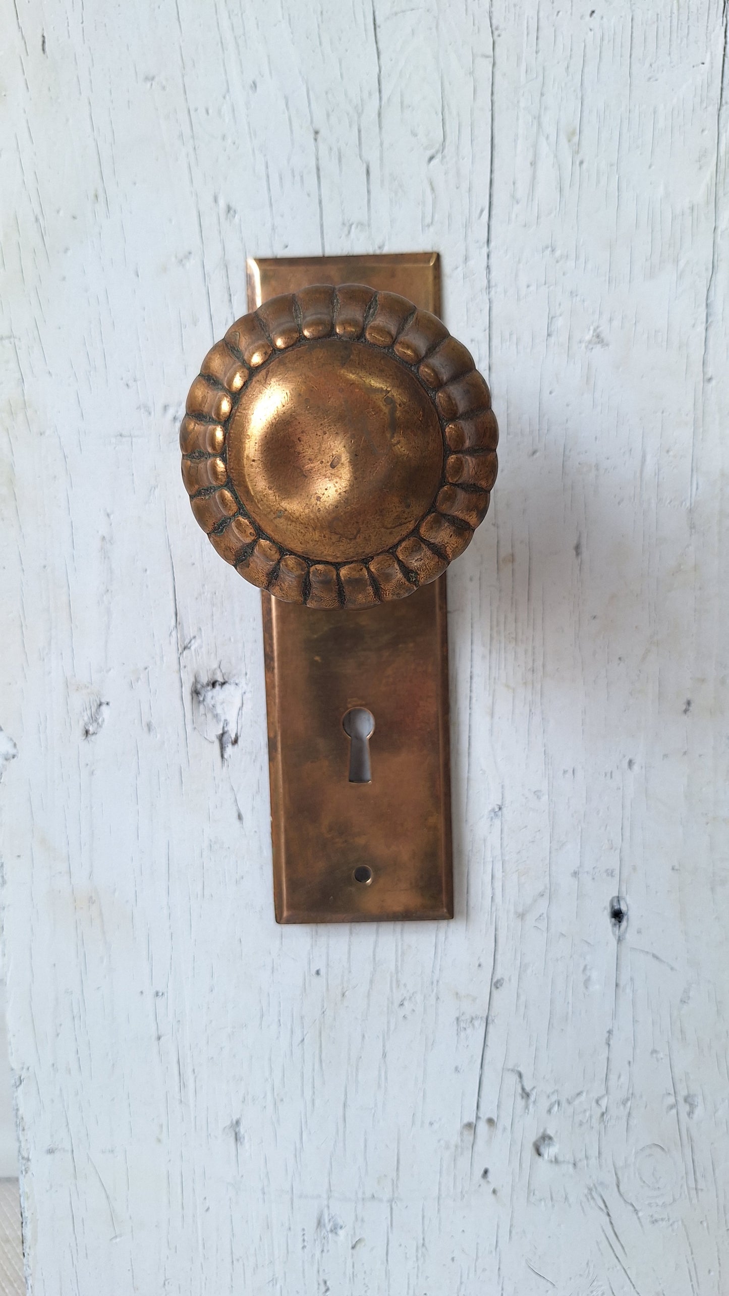 Fan Style Antique Brass Doorknobs and Backplates, Radial Design Knobs and Plates, Copper Door Hardware Set, Architecture Salvage 060301
