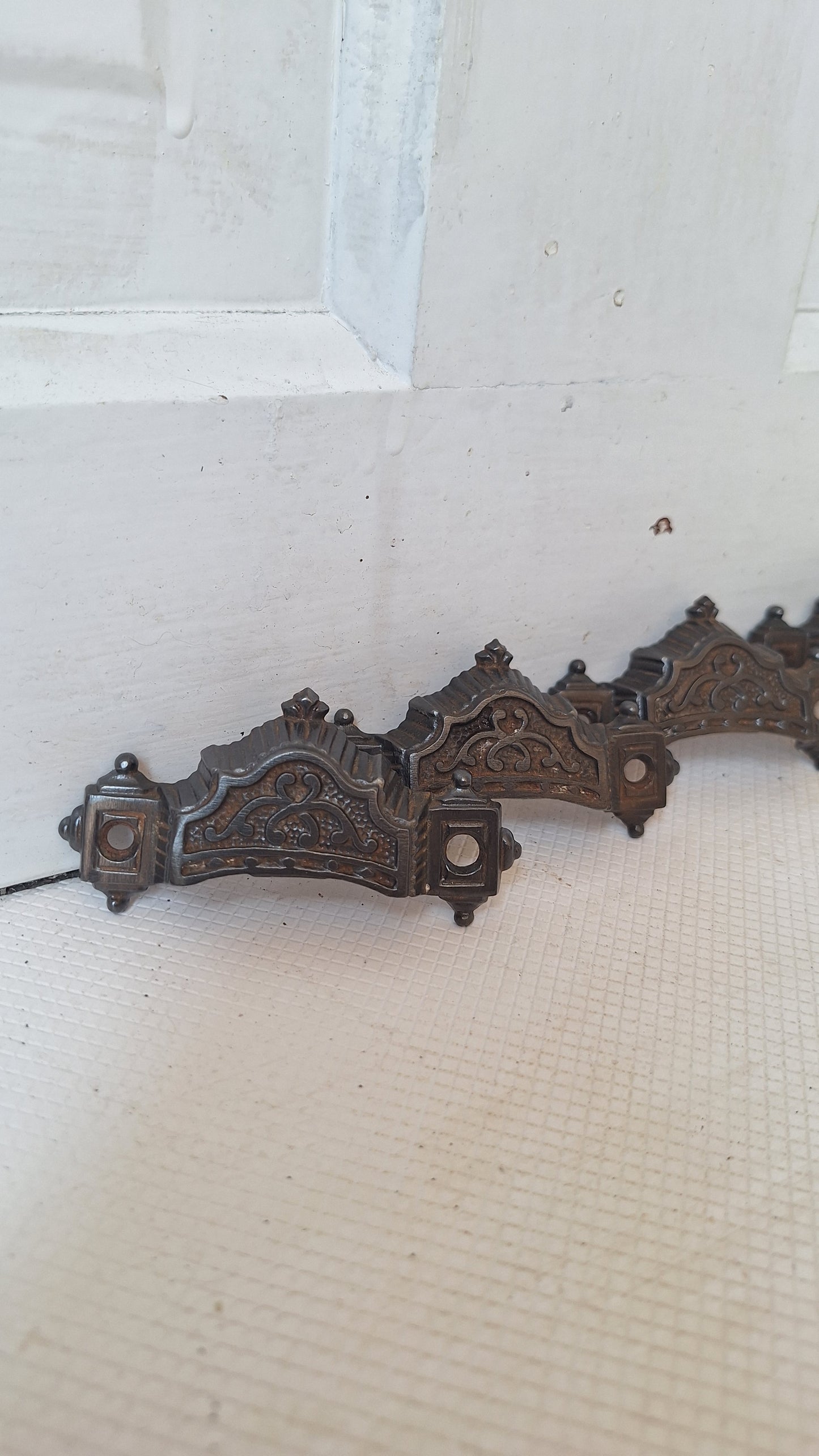 Cast Iron Antique Drawer Pull Set of Four, Cast Iron Handle Antique Victorian Hardware 070509
