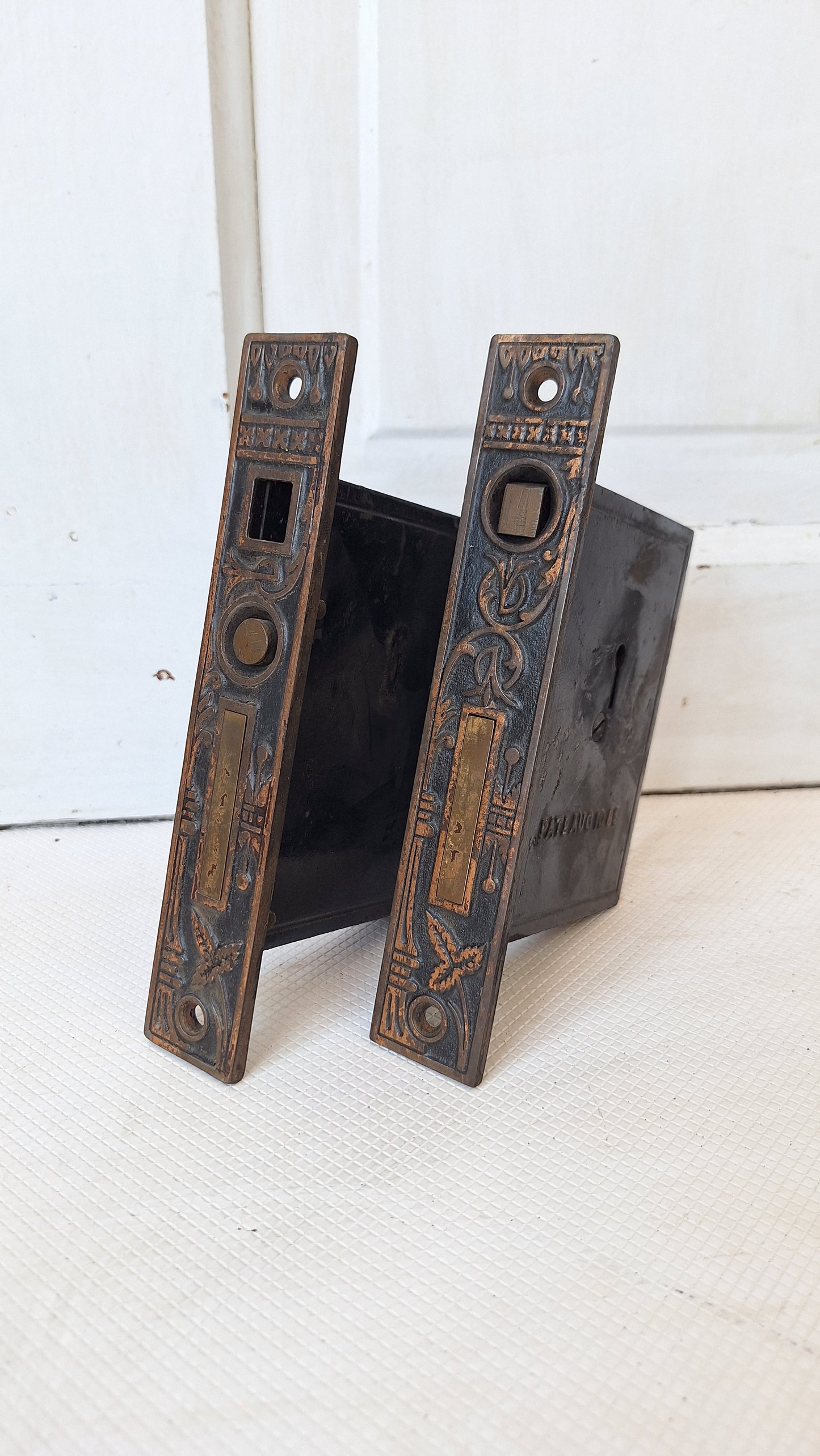 Pair of Pocket Door Hardware Set, Pocket Door Mortise Locks, Pocket Door Pulls, Eastlake Pocket Door Lock 071002