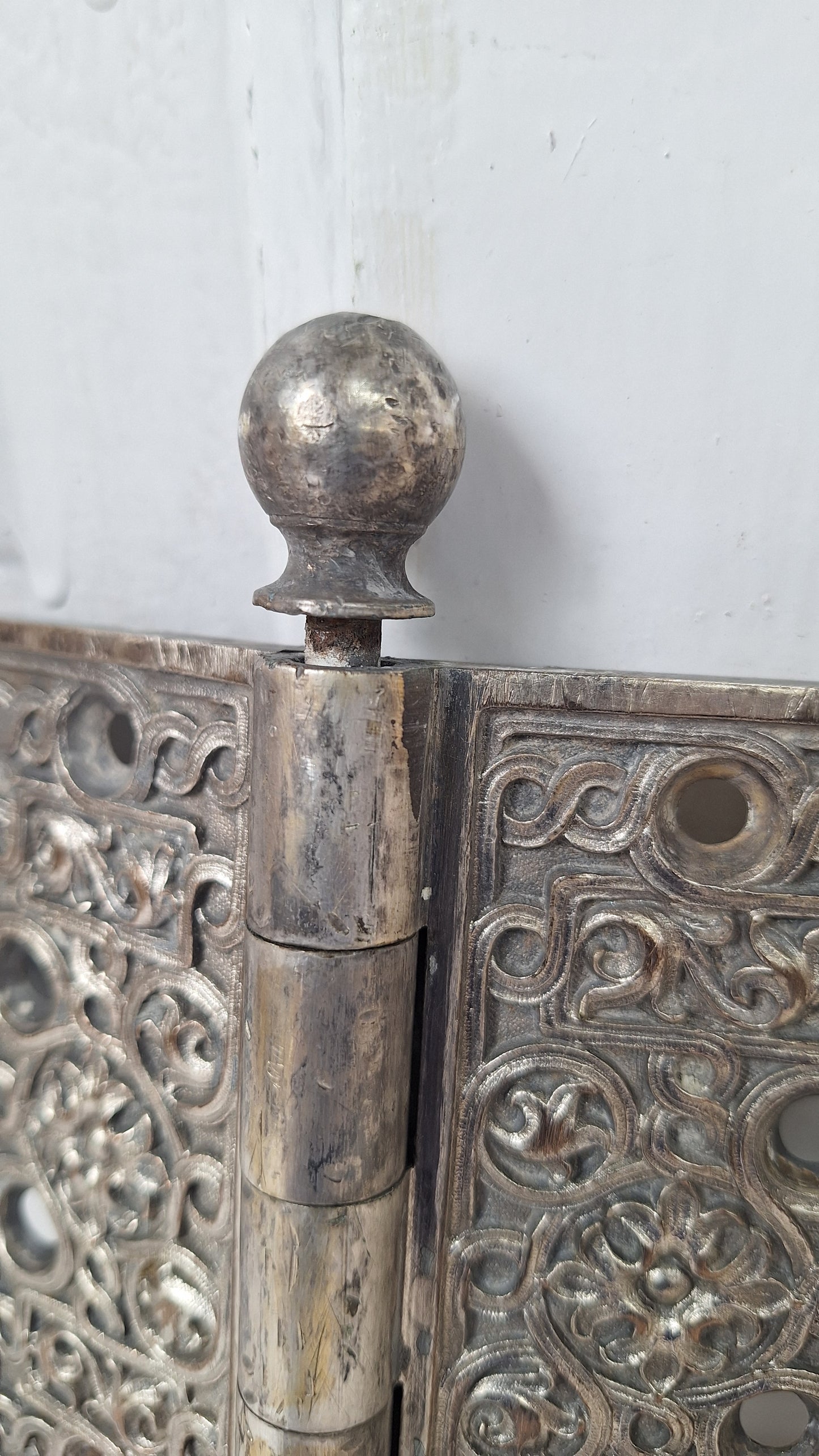Pair of Yale Ornate Design Door Hinges, Nickel Plated Antique Door Hinges Set, Victorian Era Door Hardware 072001