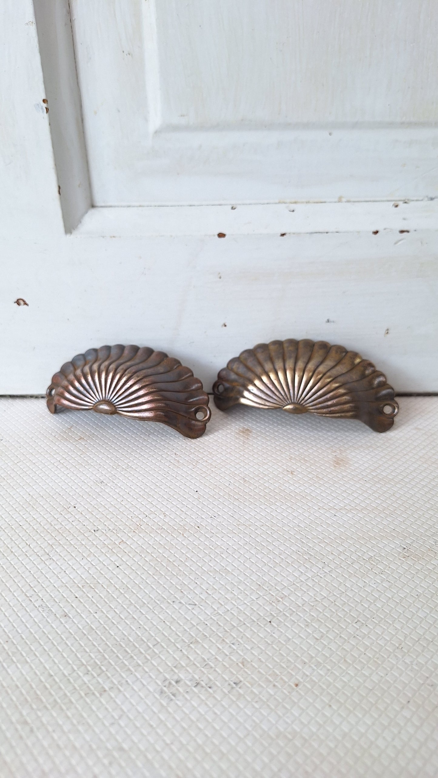 Pair Scallop Shell Stamped Bronze Antique Drawer Pulls, Antique Shell Design Pull, Stamped Brass Handle Antique Victorian Hardware 072909