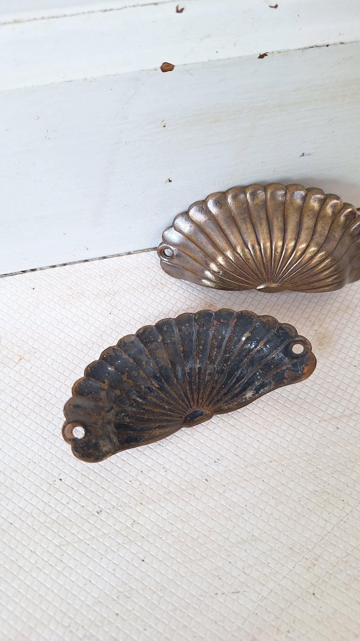 Pair Scallop Shell Stamped Bronze Antique Drawer Pulls, Antique Shell Design Pull, Stamped Brass Handle Antique Victorian Hardware 072909