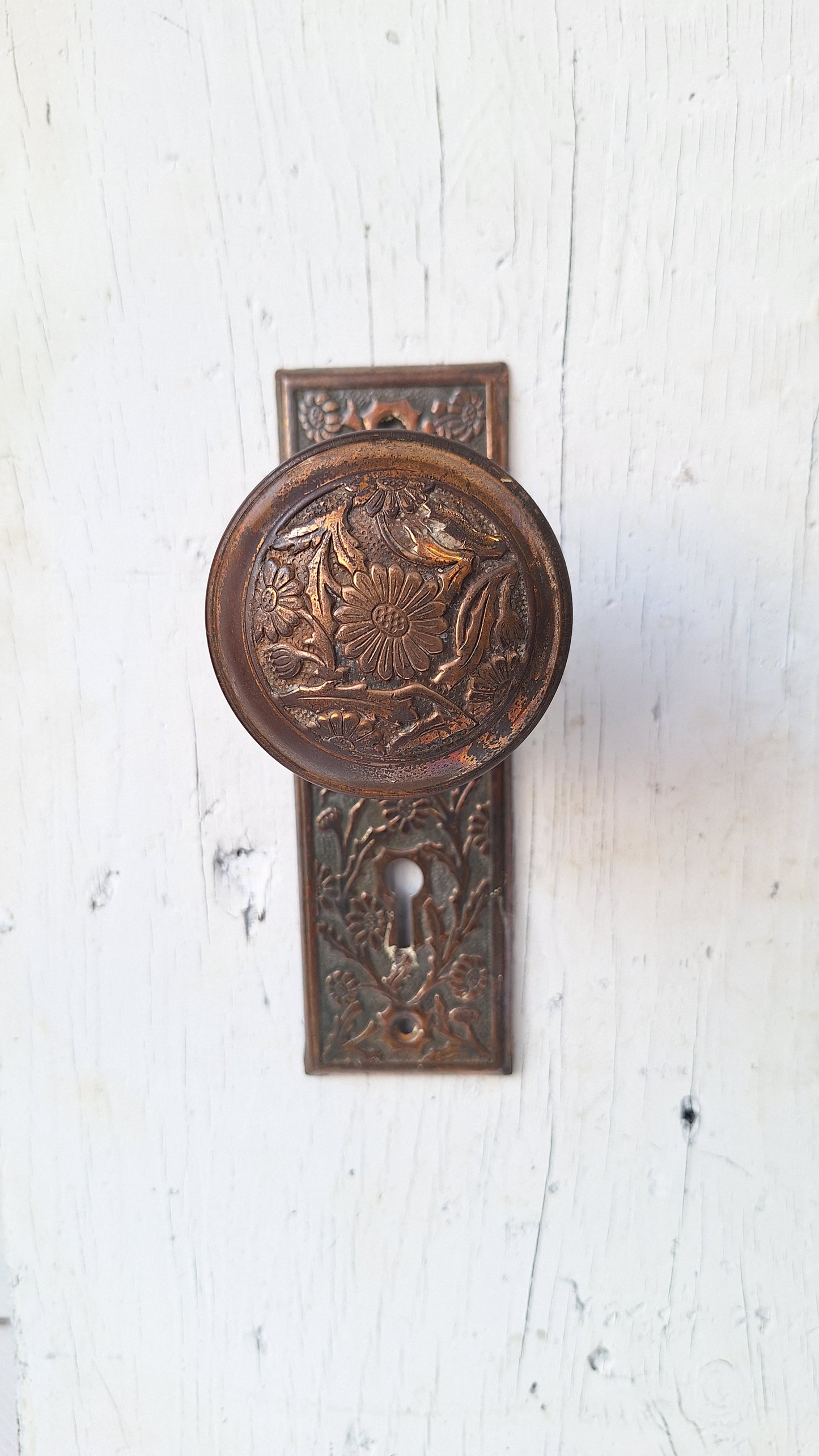 Daisy Design Doorknobs and Plate Set, Antique Flower Design Bronze Door Hardware 082103