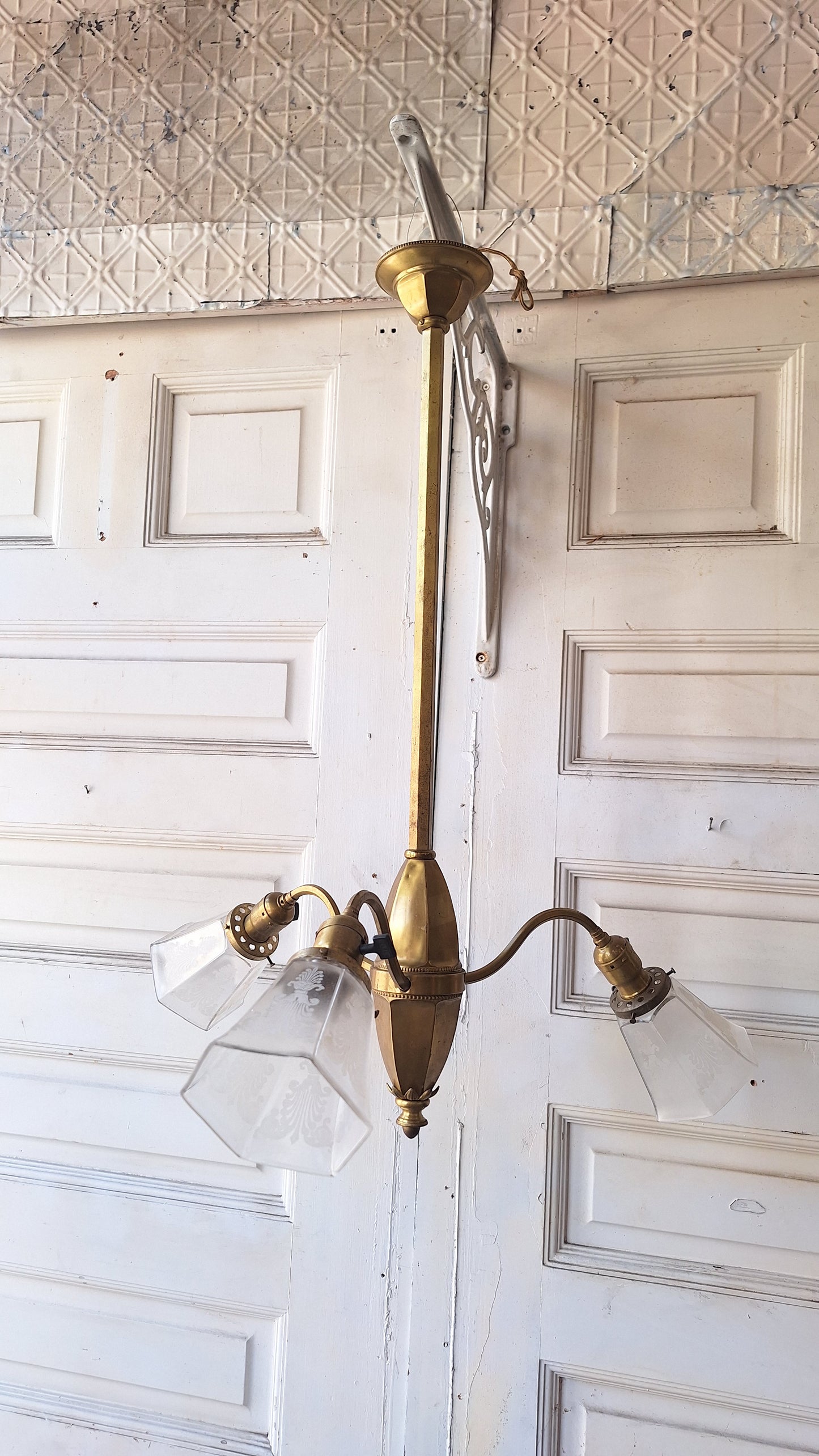 Early Electric Antique Chandelier with Etched Glass Shades, Etched Cut Glass, Vintage Brass Chandelier Light 082602