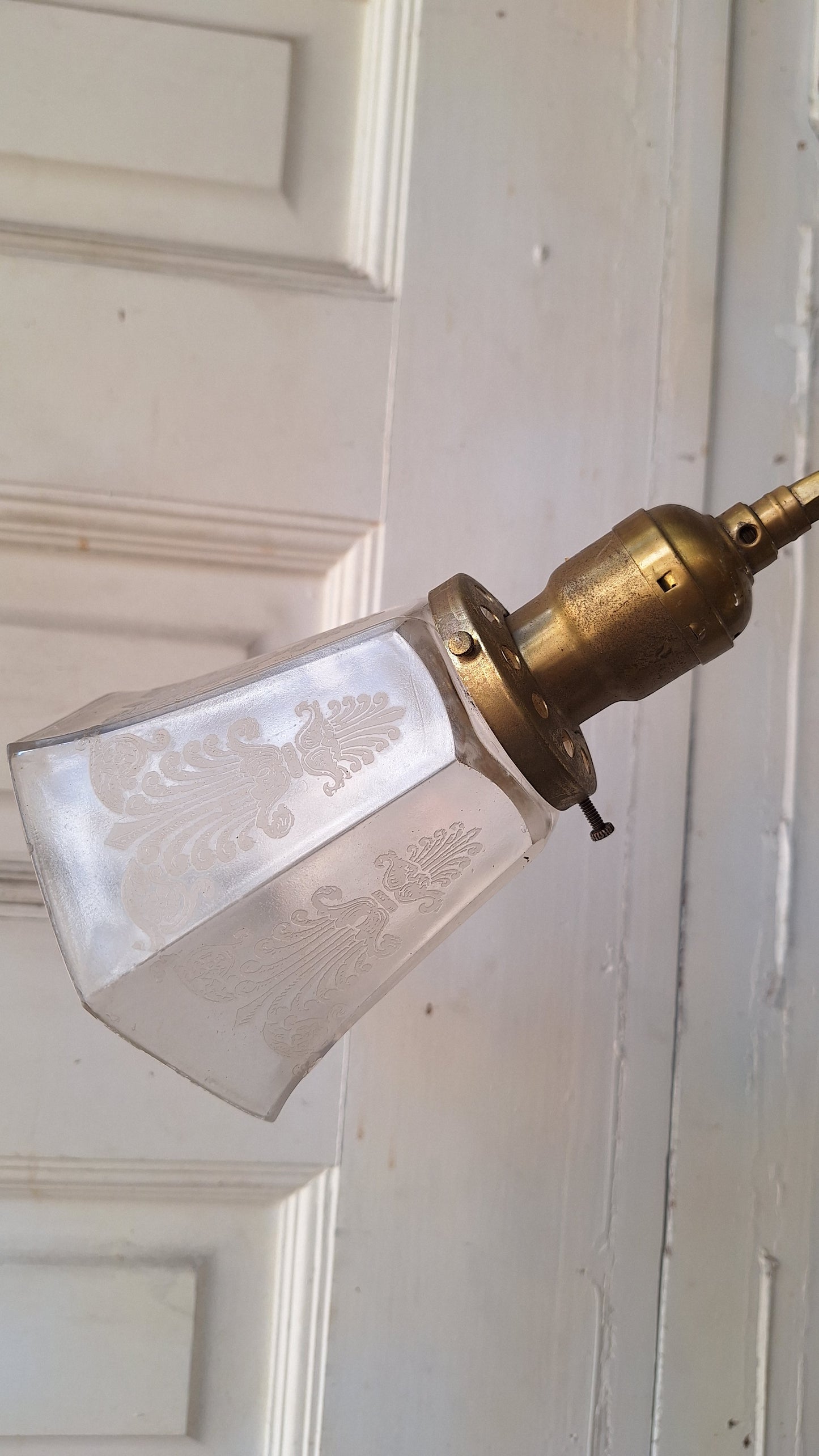 Early Electric Antique Chandelier with Etched Glass Shades, Etched Cut Glass, Vintage Brass Chandelier Light 082602