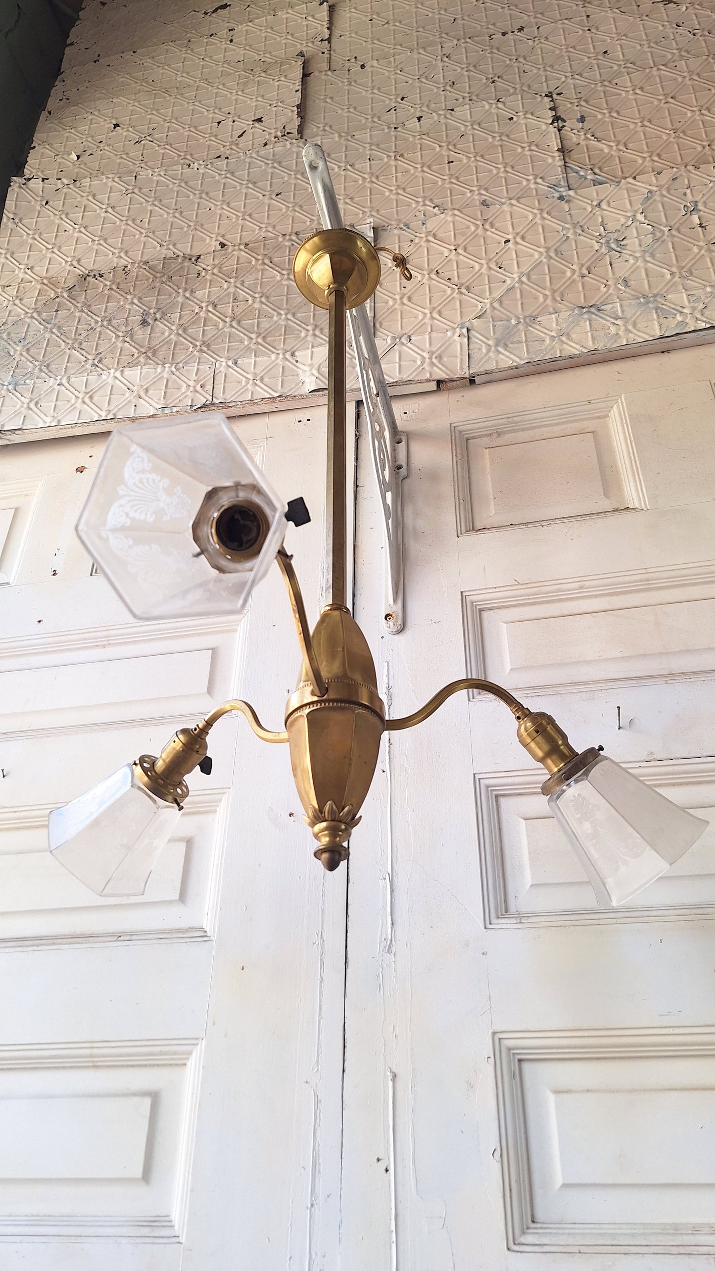 Early Electric Antique Chandelier with Etched Glass Shades, Etched Cut Glass, Vintage Brass Chandelier Light 082602