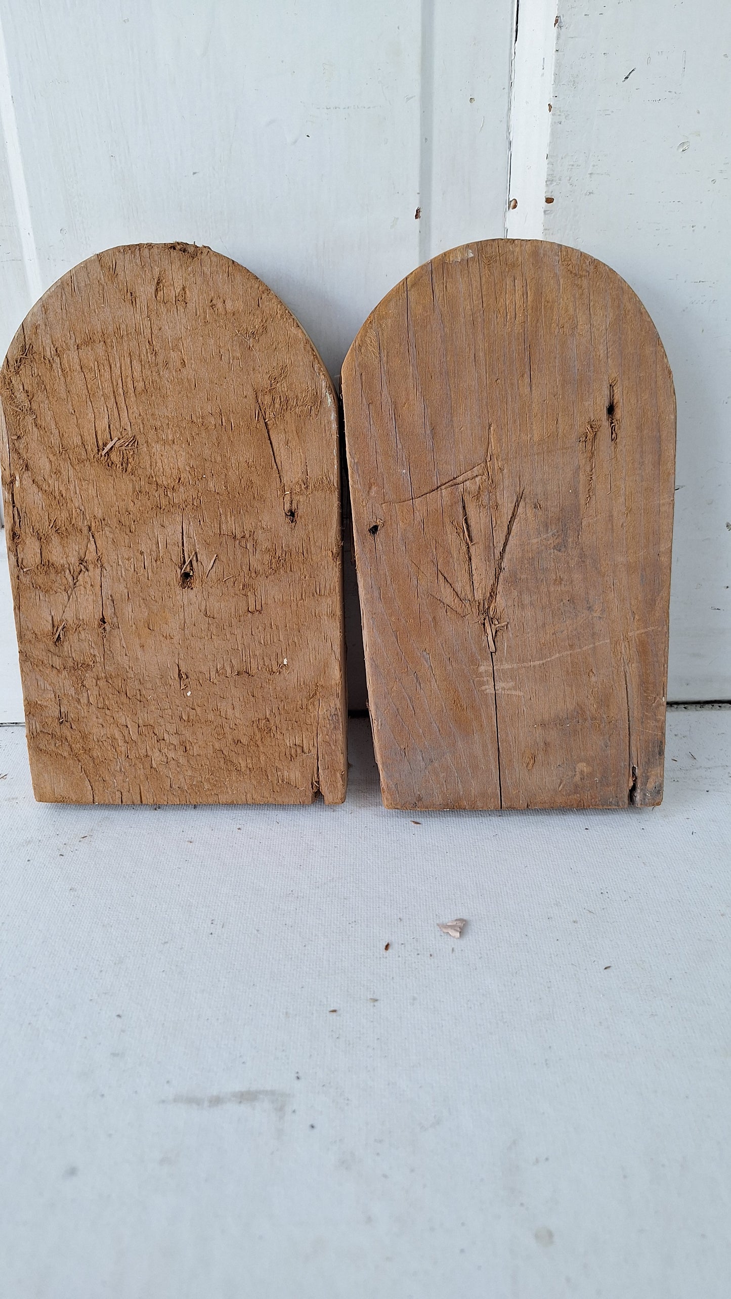 Pair of Antique Spoon-Carved Wood Plinth Blocks, Wood Trim Rosettes