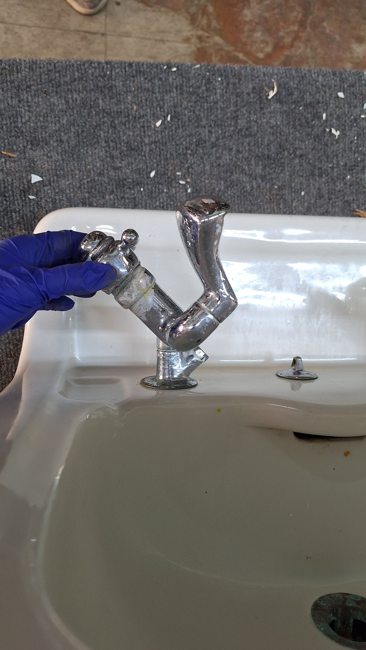 Vintage Peg Leg Sink: Porcelain 1930s Pedestal Sink