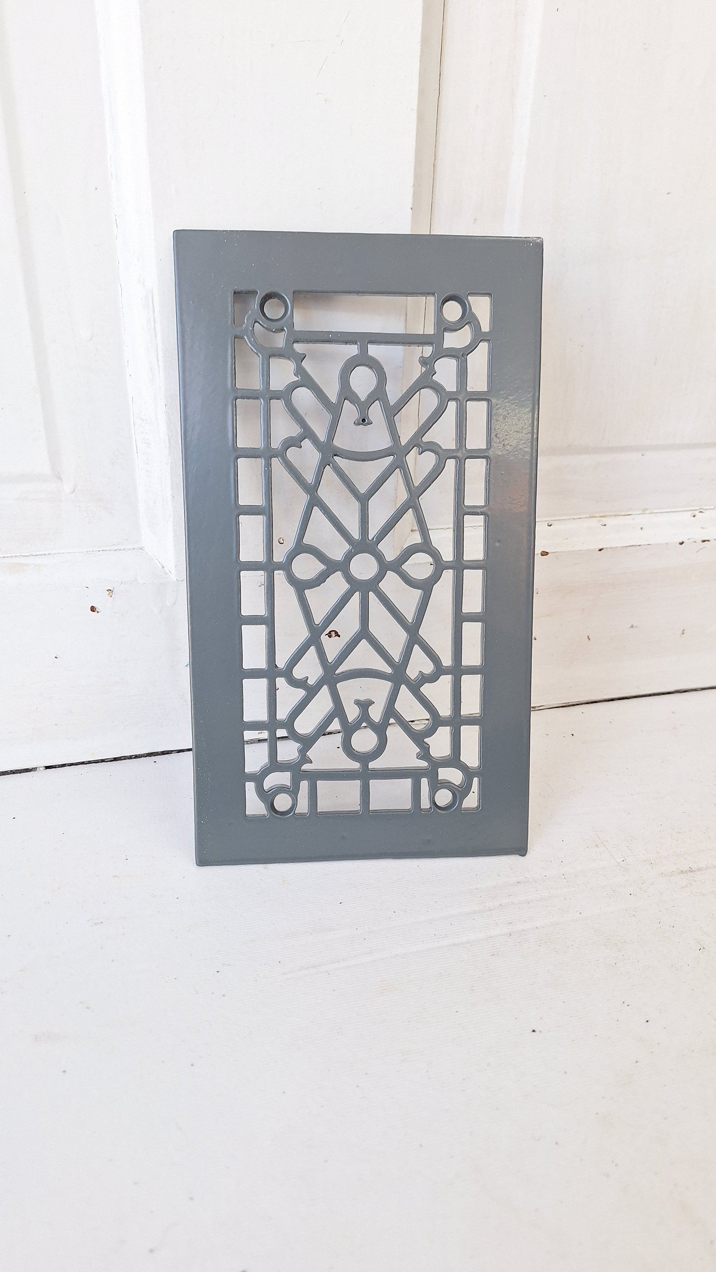 5 x 9 Antique Vent Cover, Narrow Iron Register Grate – Peoria 