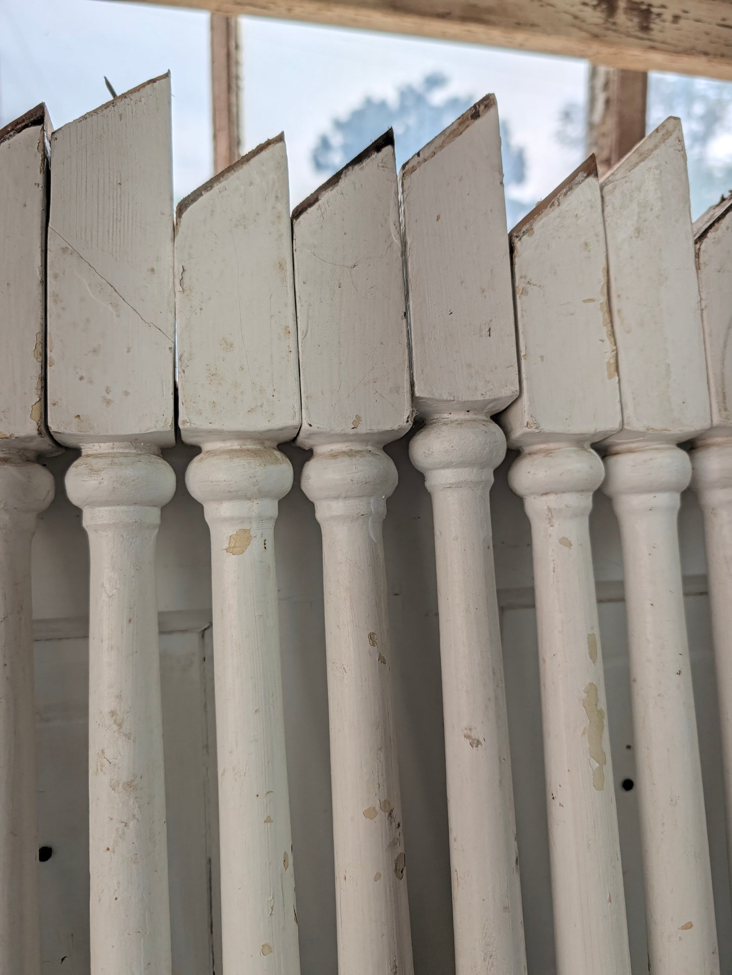 Set of 17 Antique Spindles, 17 Old Turned Wood Stair Balusters