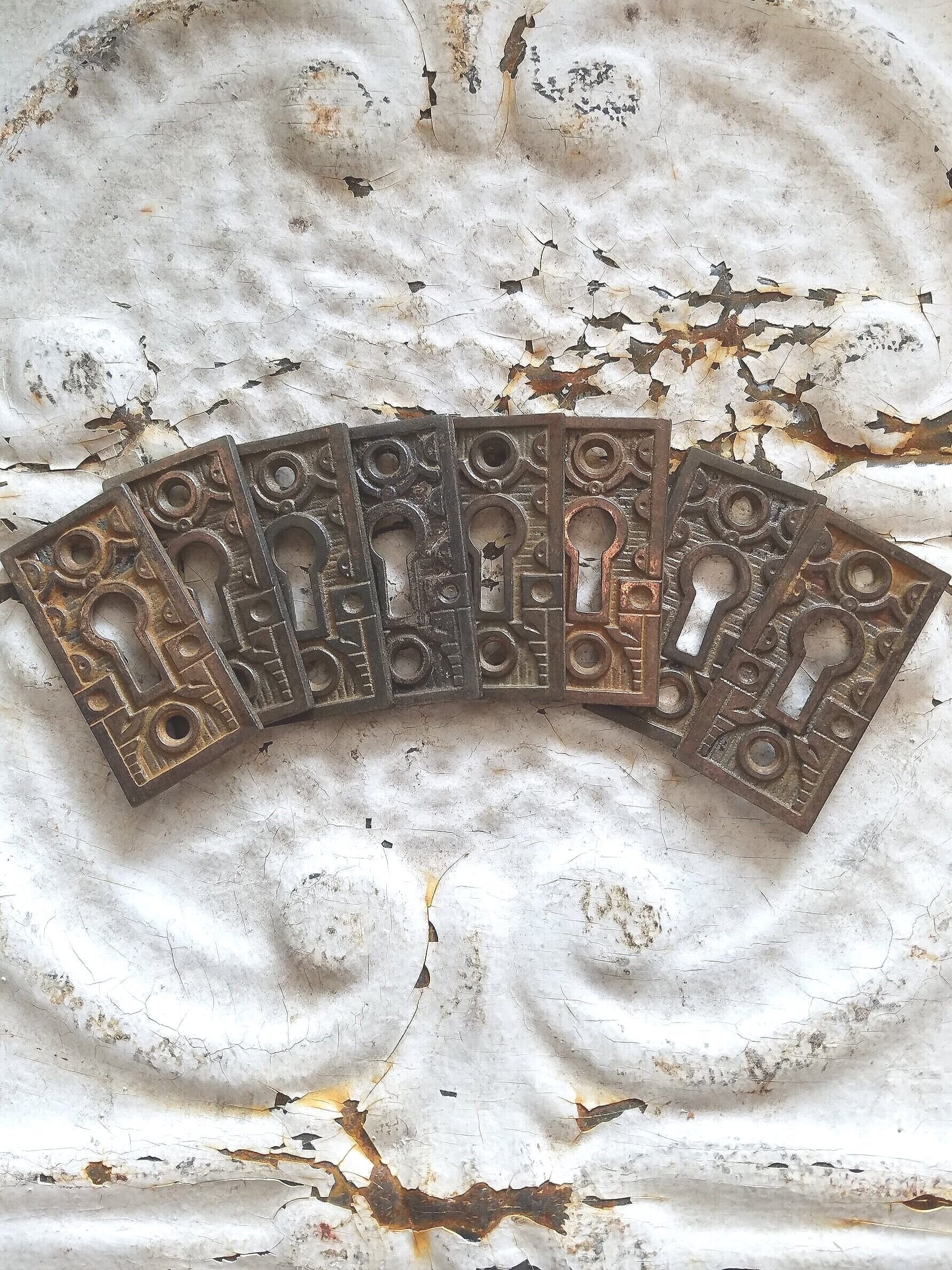 Victorian Brass Doorknob Escutcheon, Antique Brass Floral Backplate, S –  Peoria Architectural Salvage