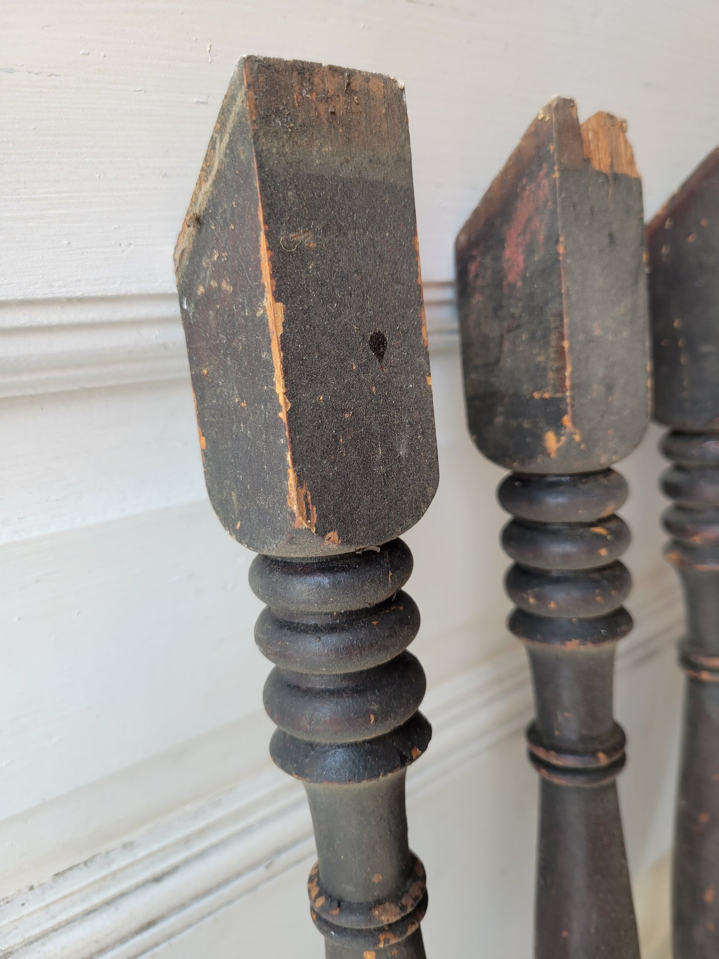 Set of 5 Salvaged Staircase Spindles, Antique Victorian Stair Spindles #012801