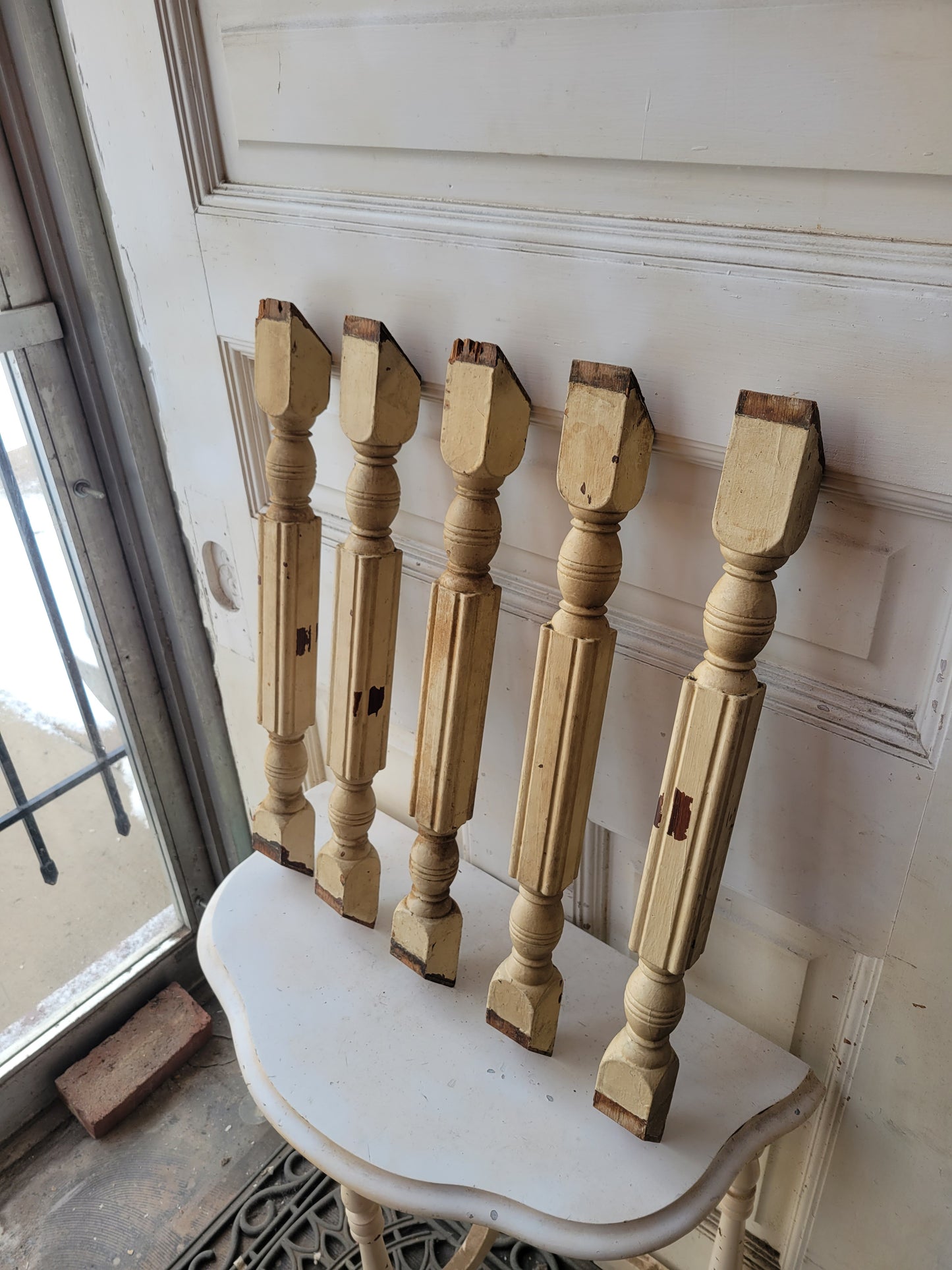 5 Salvaged Staircase Spindles, Antique Victorian Stair Spindles #012802