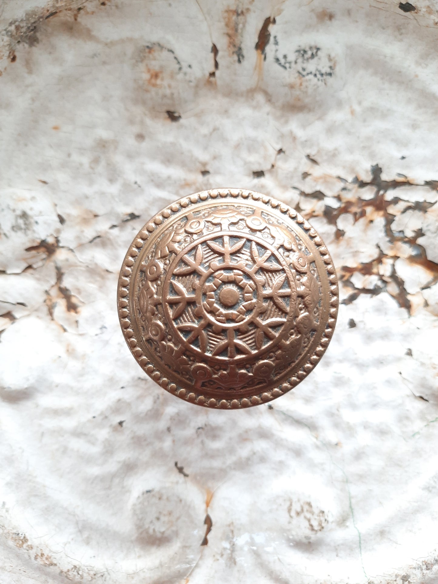 Antique Windsor Pattern Door Knob by Reading Hardware, Victoria Era Ornate Bronze Doorknob 083110