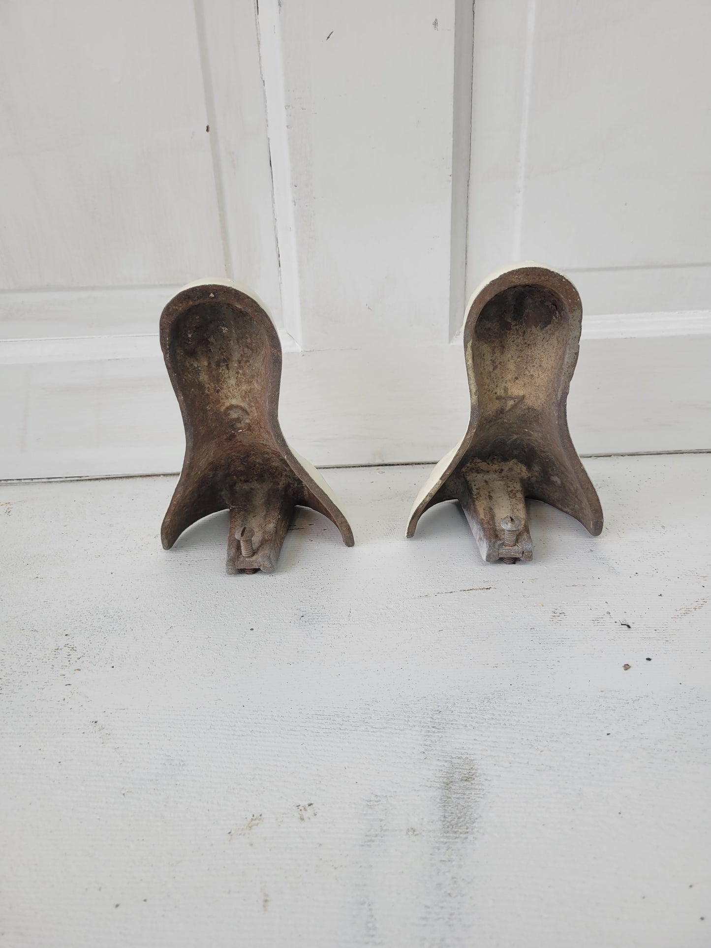 Antique Cast Iron Tub Lion's Feet, Pair of Ball and Claw Tub Feet, Claw Foot Tub #051501