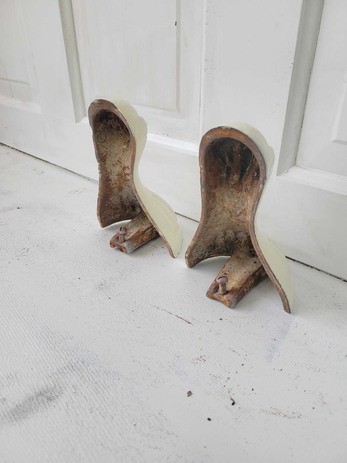 Antique Cast Iron Tub Feet, Pair of Ball and Claw Tub Feet, Claw Foot Tub #051504