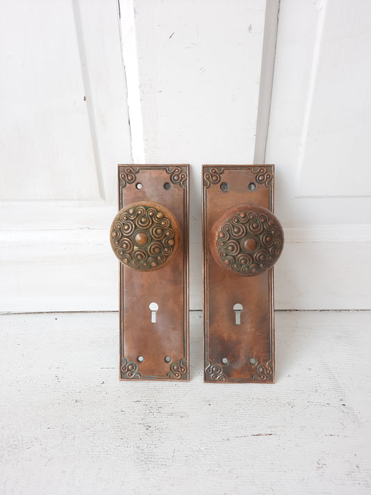 Delphi Pattern Hardware Set by Russell Erwin, Antique Swirl Design Bronze Door Knob Plate Set