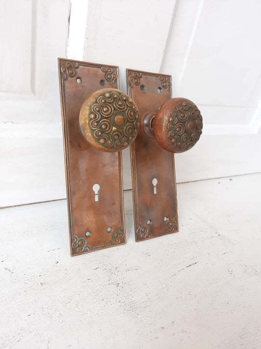 Delphi Pattern Hardware Set by Russell Erwin, Antique Swirl Design Bronze Door Knob Plate Set