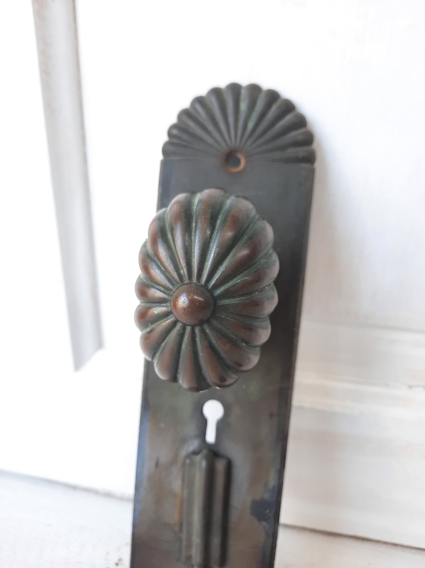 Bronze Entry Hardware Set. Double Keyhole Plate and Doorknobs for Front Door