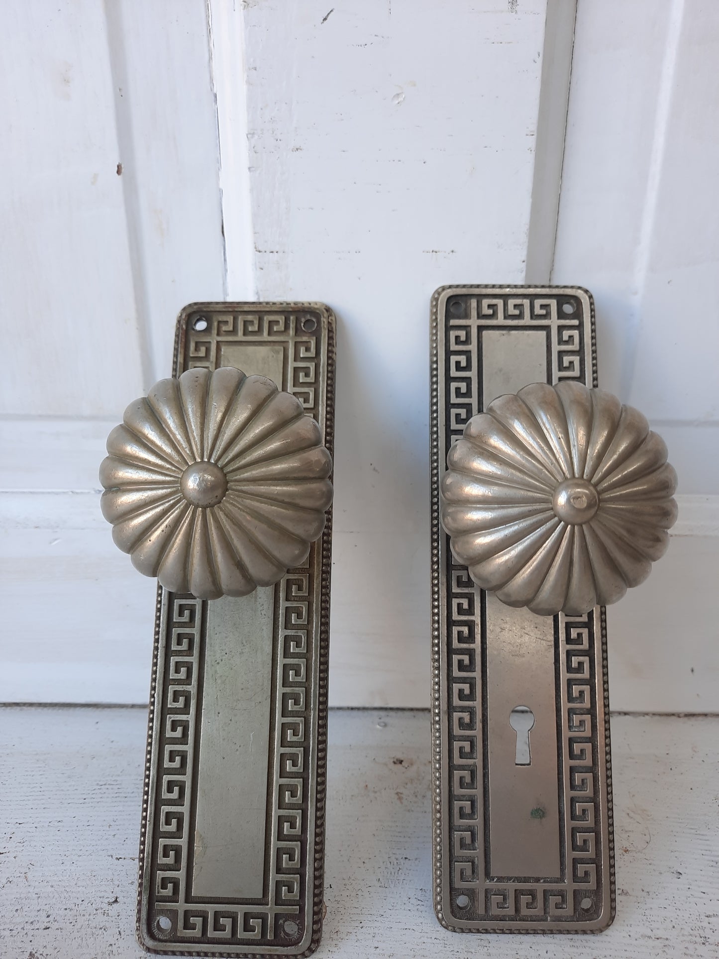 Yale Silver Antique Door Hardware Set with Greek Key Design, Silver Knobs and Plates Radial Design