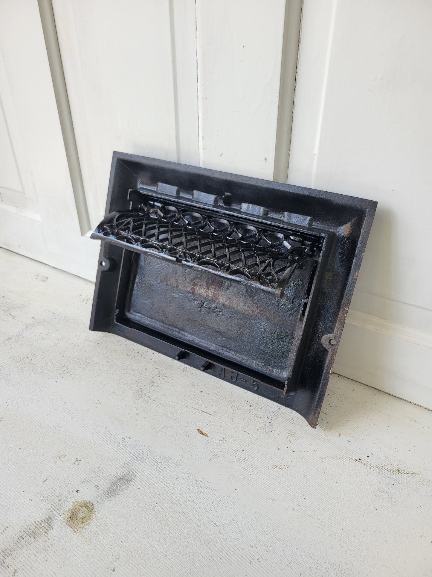 10 x 14 Fancy Cast Iron Fold Out Vent Cover, Antique Floor Register Cover with Dampers #072908