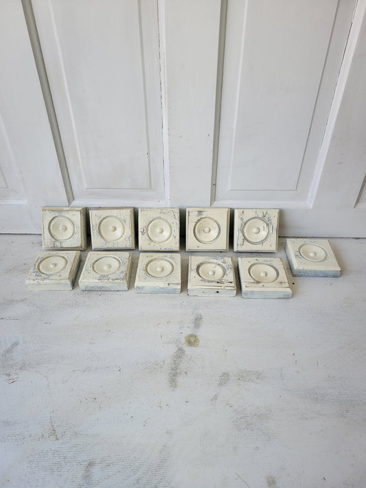 11 Matching Antique Rosette Plinth Blocks, Set of 19 Bullseye Trim Blocks #072908
