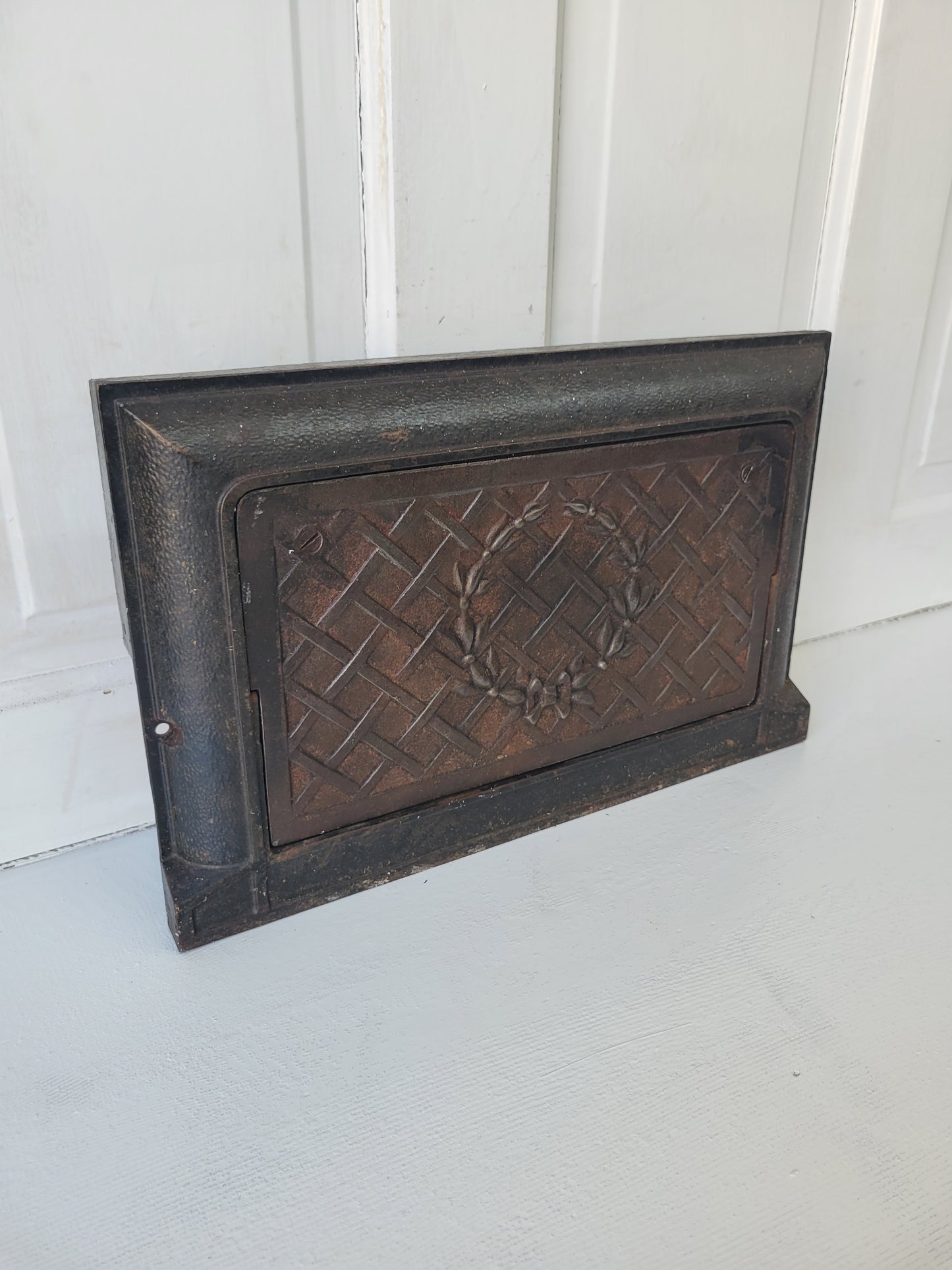 10 x 16 Fancy Cast Iron Fold Out Vent Cover, Antique Floor Register Cover with Dampers #080104