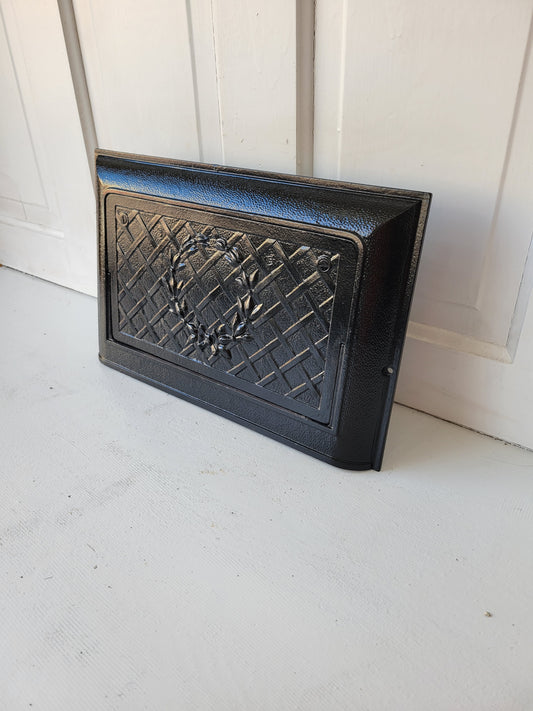 10 x 16 Fancy Cast Iron Fold Out Vent Cover, Antique Floor Register Cover with Dampers #081702