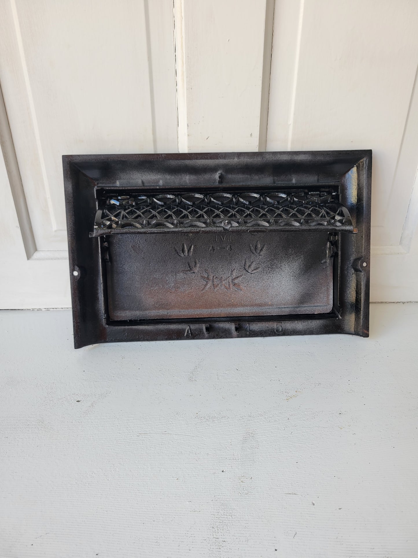 10 x 16 Fancy Cast Iron Fold Out Vent Cover, Antique Floor Register Cover with Dampers #072902