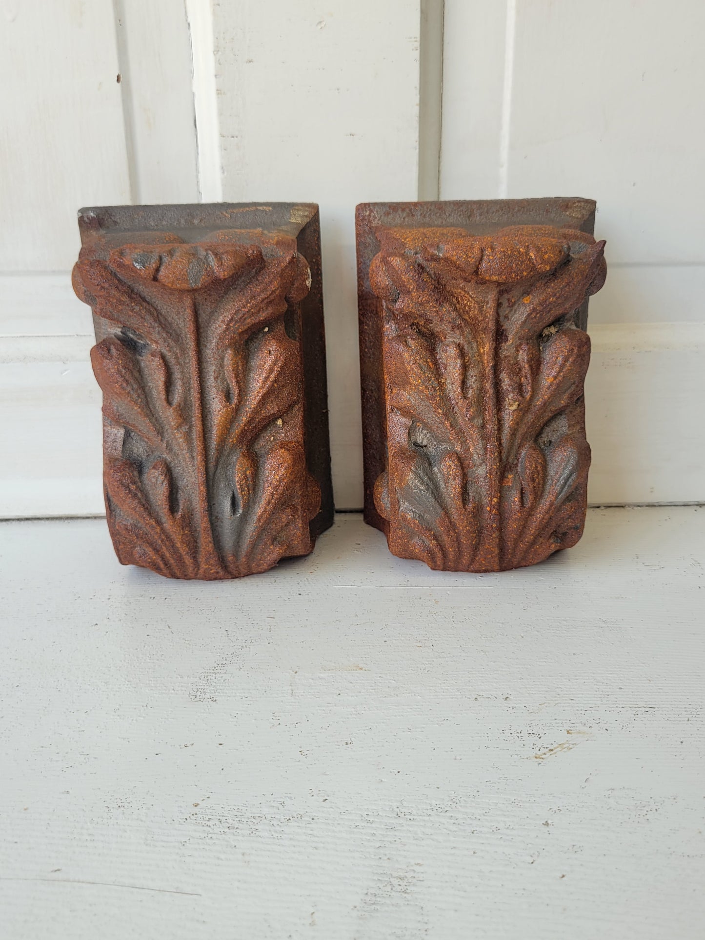 Pair of Vintage Cast Iron Corbels, Set of Iron Acanthus Leaf Bookends