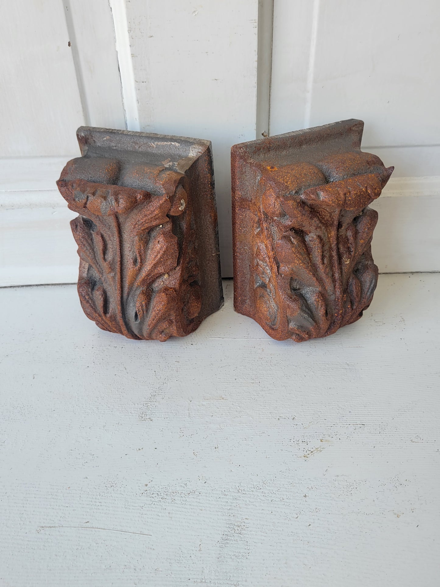 Pair of Vintage Cast Iron Corbels, Set of Iron Acanthus Leaf Bookends