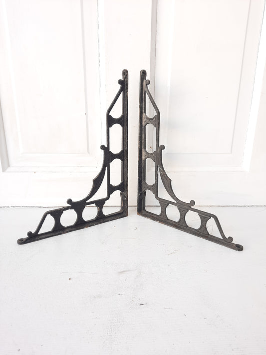 Pair of Antique Iron Shelf Brackets, Ornate Design Scroll Cast Iron Shelf Supports 083101