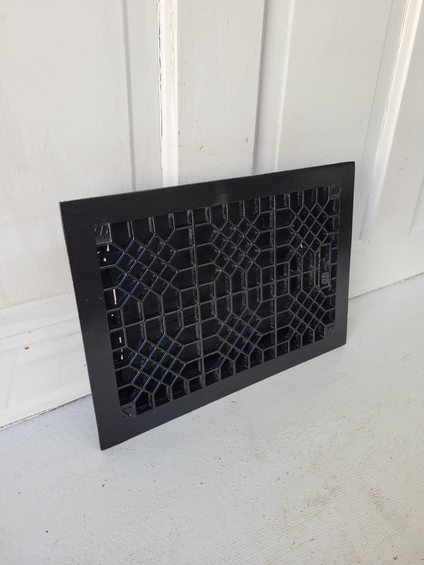Lattice Pattern 10 x 14 Antique Cast Iron Working Vent Cover, Floor Register Cover with Dampers 100305
