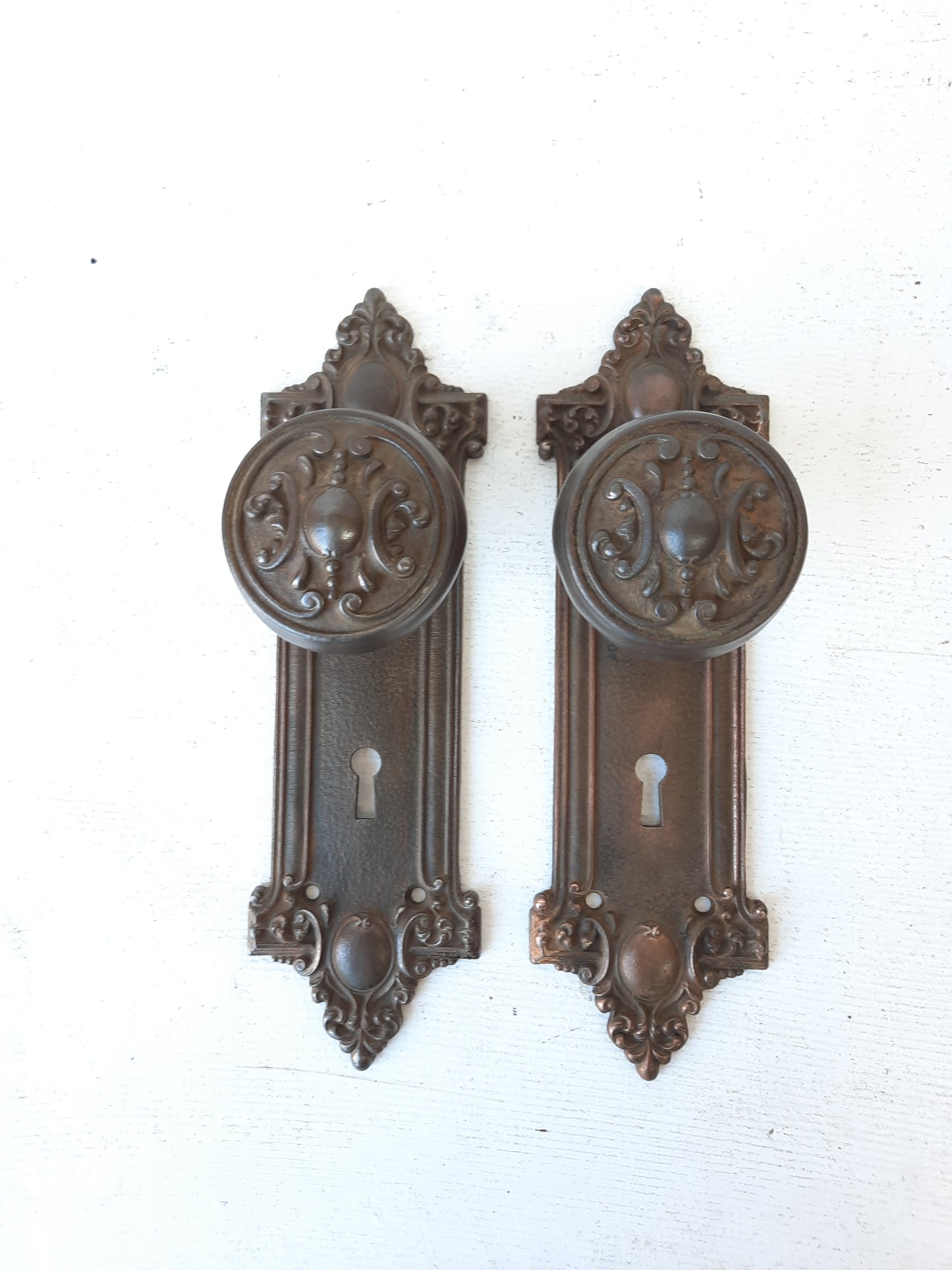 Reole Hardware Set, Reole Pattern Doorknobs and Backplates, Antique Cast Iron Door Hardware, Antique Salvage 100513