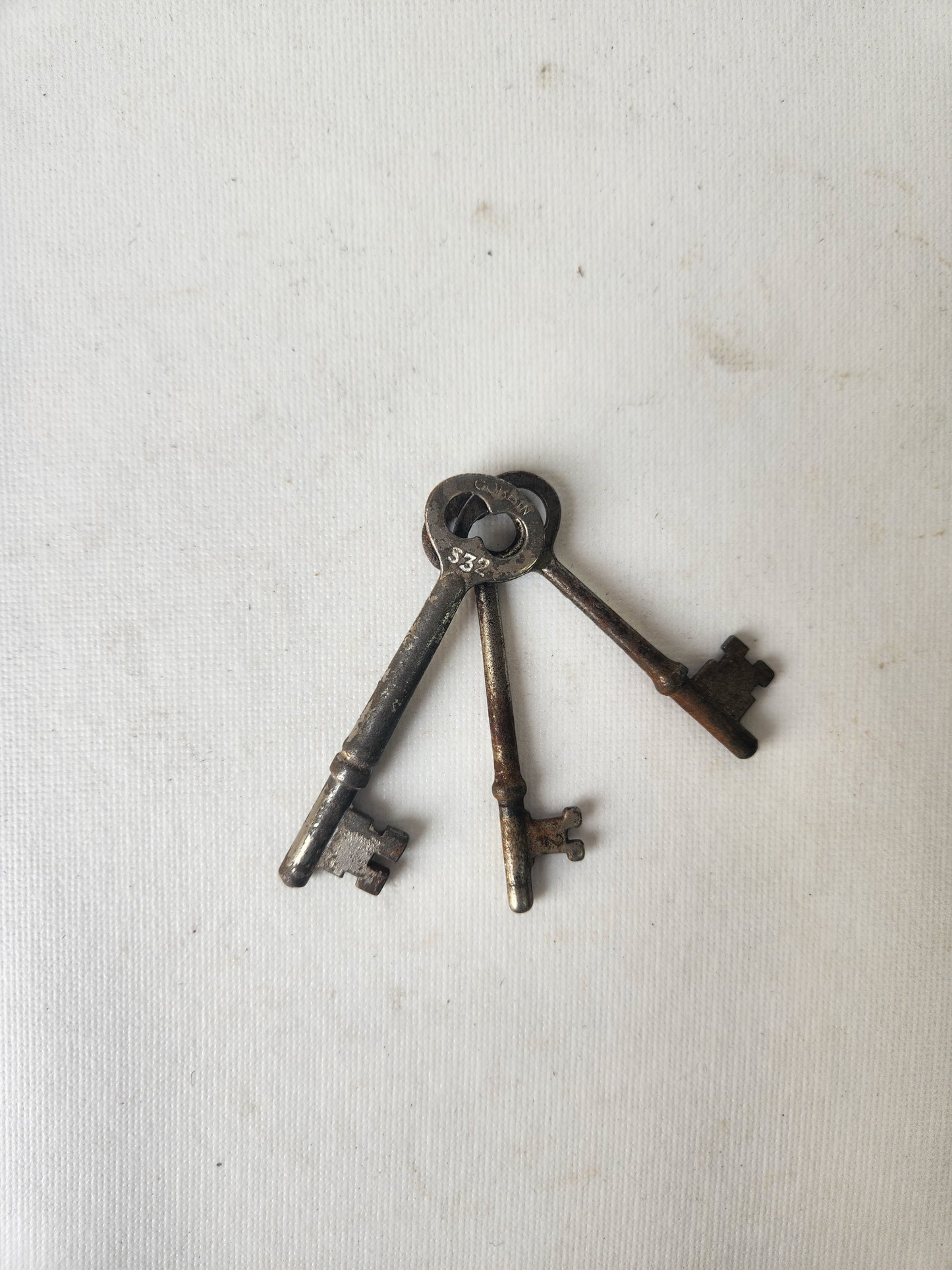 Set of Three Ornate Vintage Keys, Antique Skeleton Key Set 102610