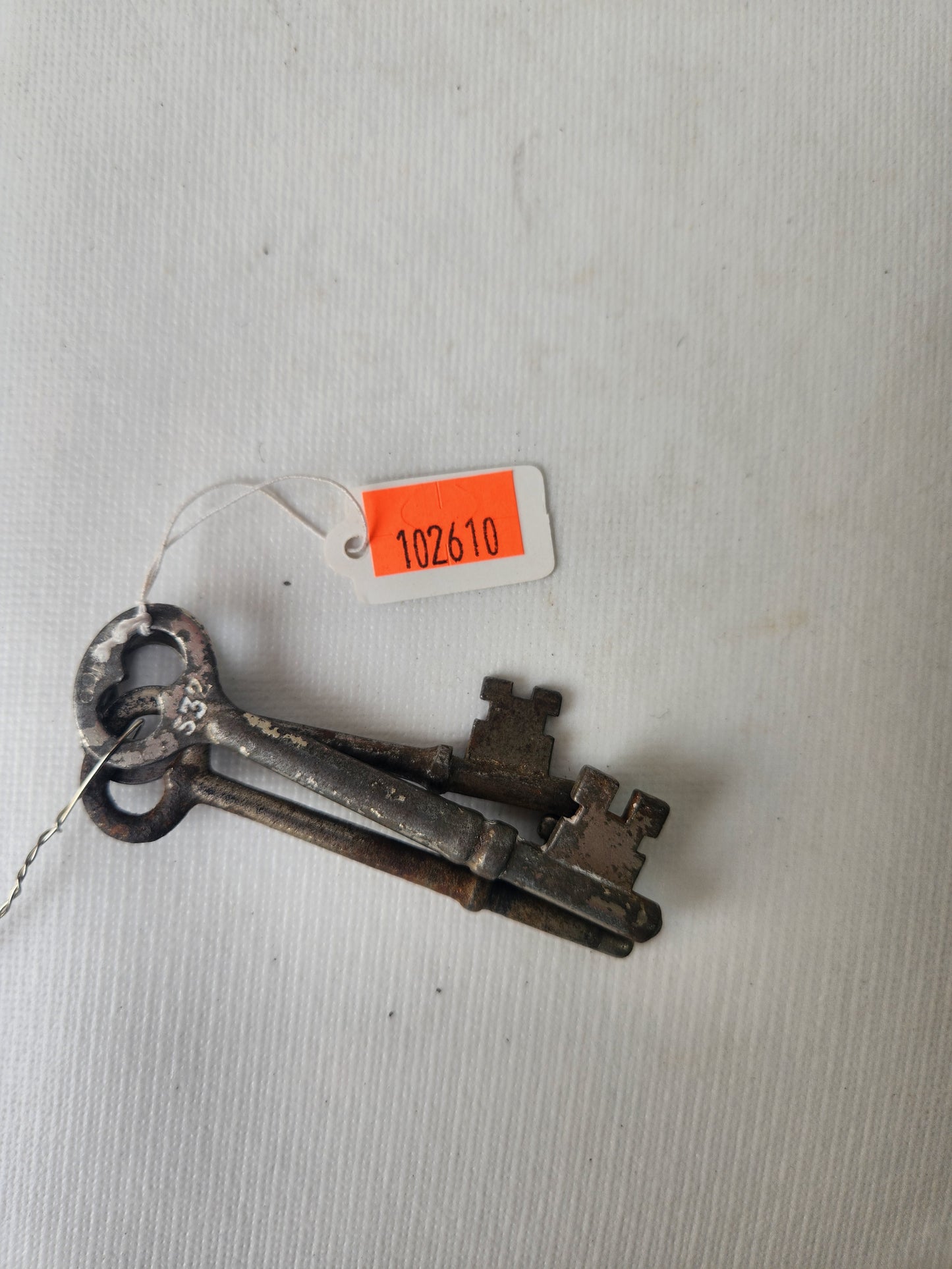 Set of Three Ornate Vintage Keys, Antique Skeleton Key Set 102610