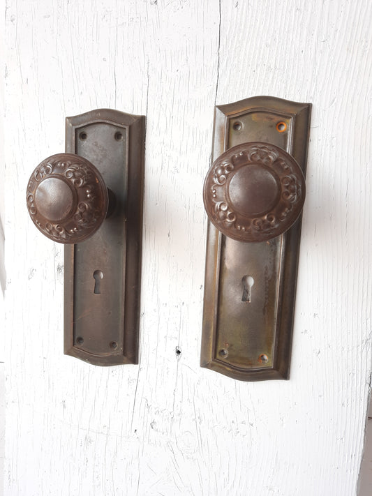 Deco Door Plates with Antique Floral Pattern Doorknobs, Door Backplates and Knob Set, Door Hardware