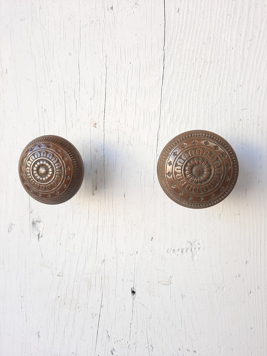 Pair of Antique Sunflower Design Doorknobs, Antique Bronze Flower Pattern Door Knobs, Bronze Ornate Door Hardware 120703