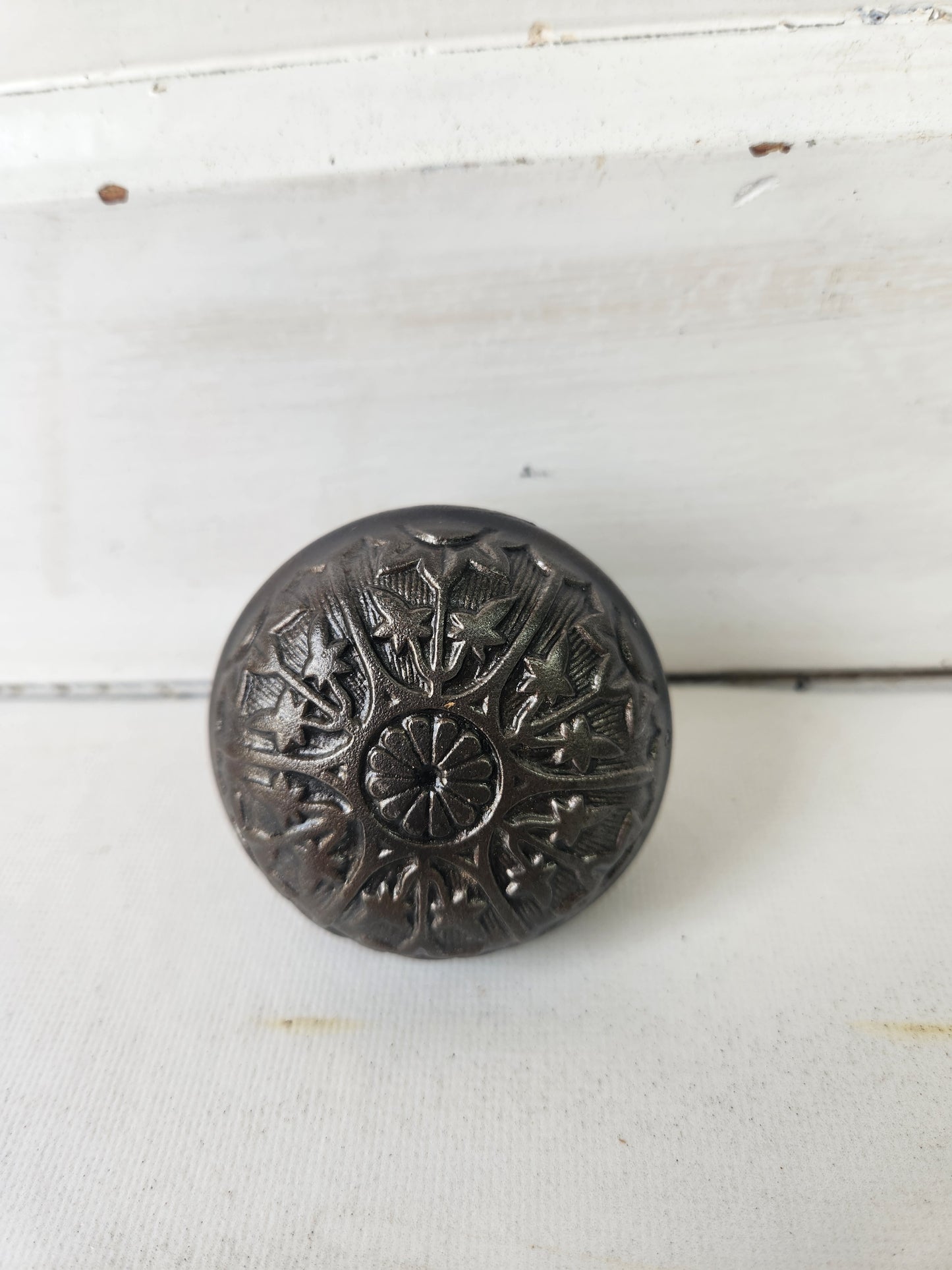 Cast Iron Ivy Leaf & Flower Antique Doorknob, Antique Bronze Door Knob, Victorian Style, Salvaged Hardware, Fancy Doorknob, Ornate Knob 122106