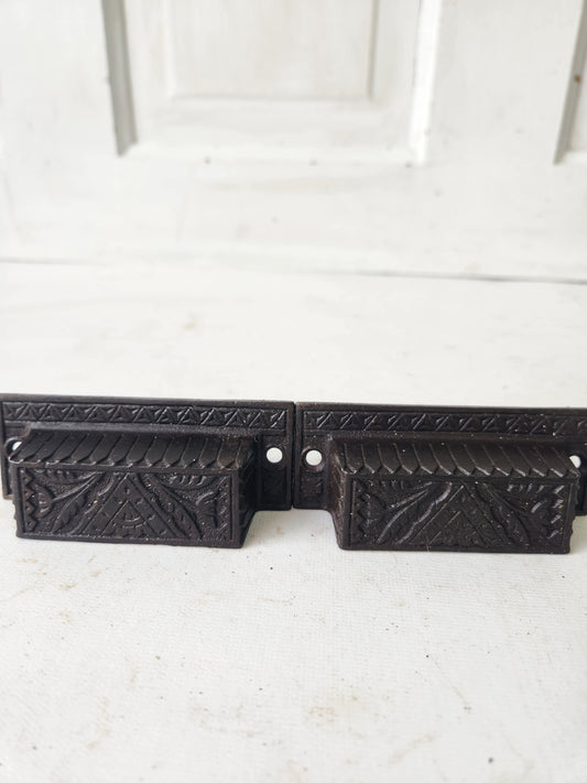 Small Eastlake Iron Pulls with Flower Detail, Antique Floral Design Pull, Cast Iron Handle Antique Victorian Hardware 012404