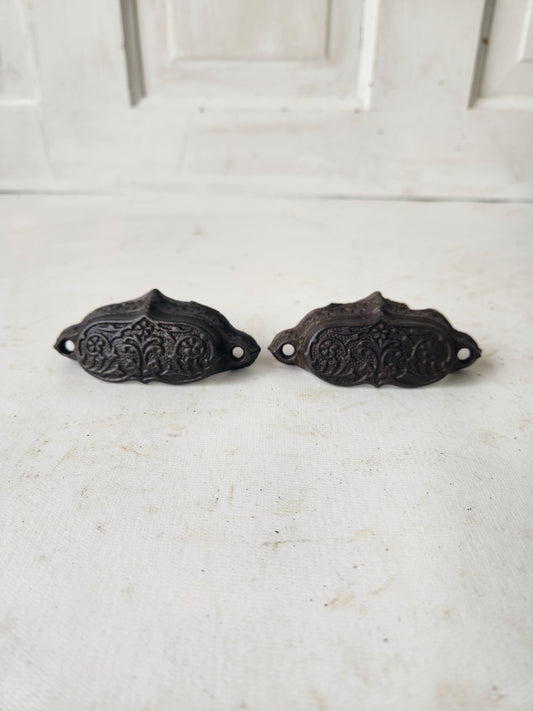 Small Eastlake Iron Pulls with Flower Detail, Antique Floral Design Pull, Cast Iron Handle Antique Victorian Hardware 012405