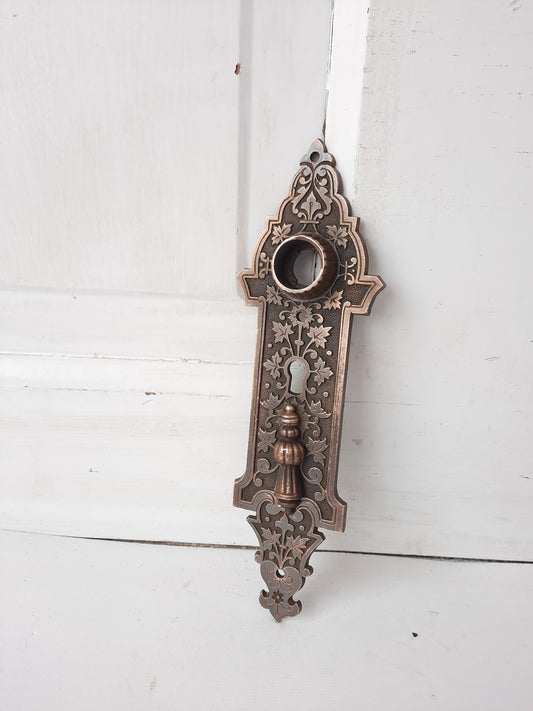 Leaf Design Exterior Door Plate, Antique Doorknob Plate Double Keyhole 013105