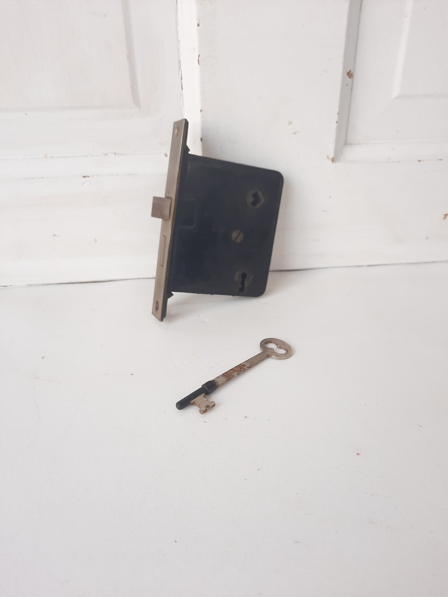 Antique Mortise Lock with Skeleton Key, Antique Keyed Door Lock, Antique Door Card with Working Key, Architecture Salvage 022702