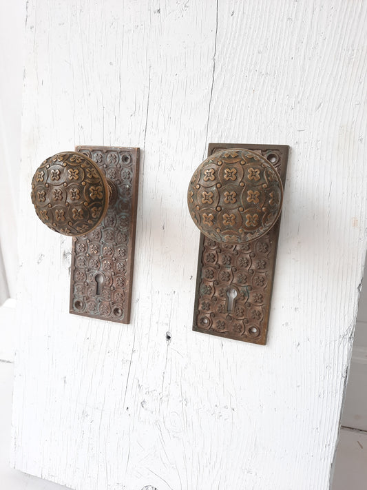 Madras Pattern, Yale Towne Hardware, Bronze Doorknob Plate Set, Antique Flower Knobs, Ornate Antique Door Hardware Set 030503