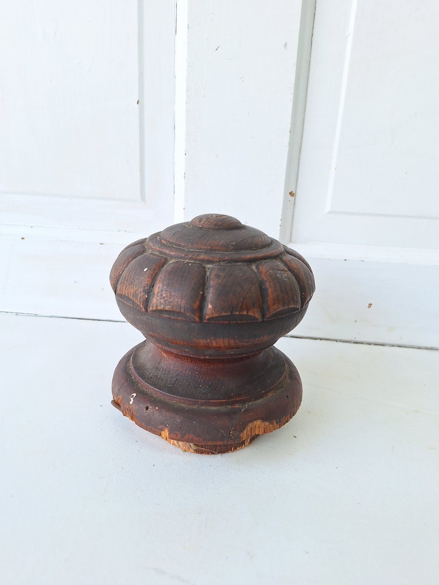 Antique Carved Newel Post Top, Victorian Era Staircase Newel Post Finial 040902