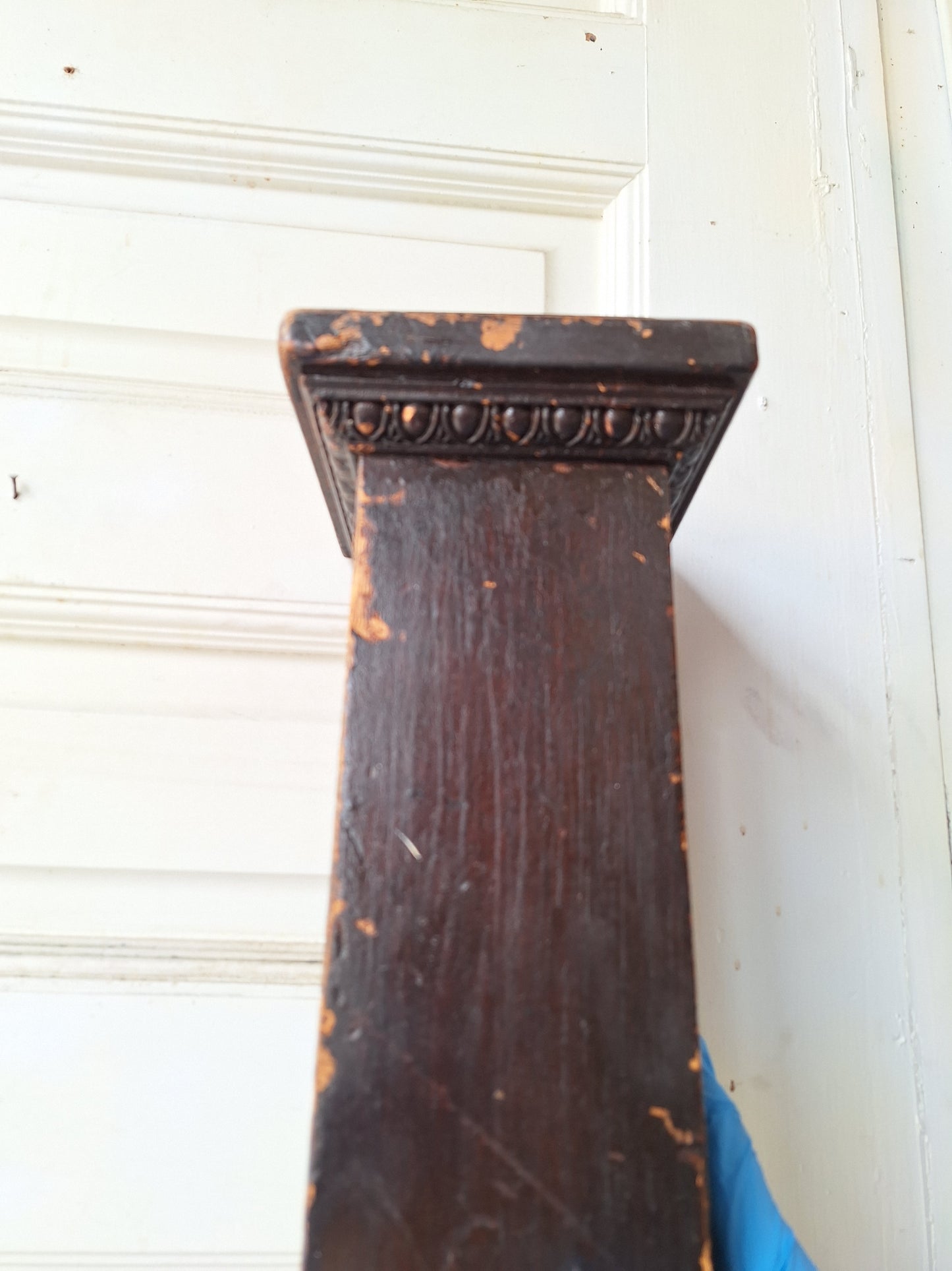 Small Antique Newel Post, Staircase Post, Staircase Newel, Stair Case Post 041605